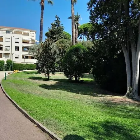 2 Pieces Dans Avec Piscine Isola Bella Apartament