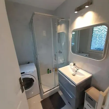 2 Pieces Dans Avec Piscine Isola Bella דירה *