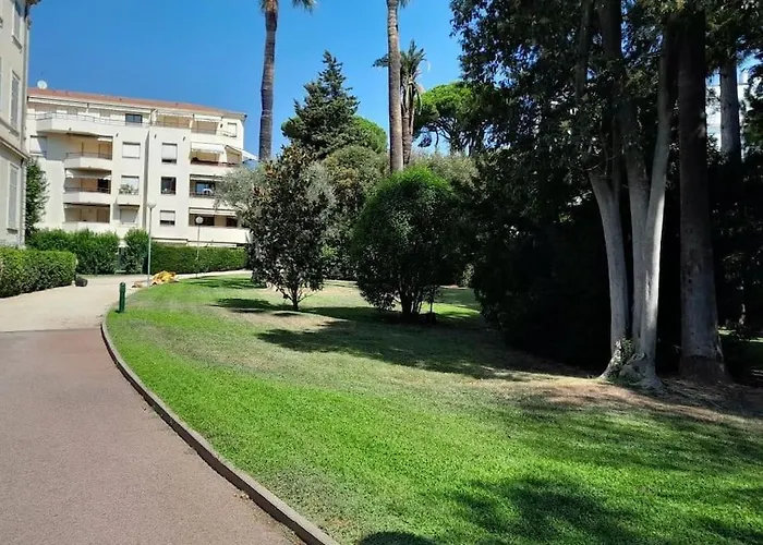 2 Pieces Dans Avec Piscine Isola Bella דירה